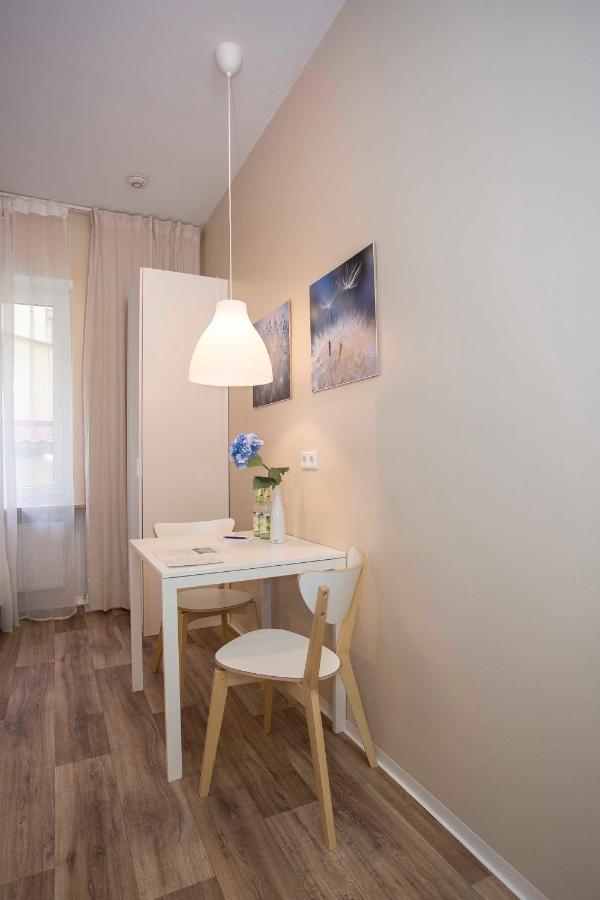 NEU: Zentral gelegene, stilvoll eingerichtete Zimmer mit eigener Teeküche Nürnberg Exterior foto